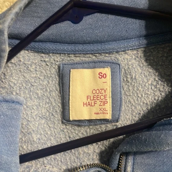 Half zip - Picture 2 of 2